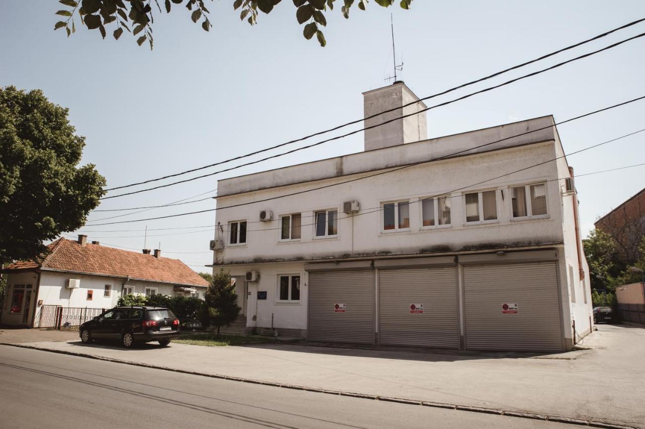 Studio5, Sa Parkingom, Centar Obrenovca Ομπρένοβατς Εξωτερικό φωτογραφία